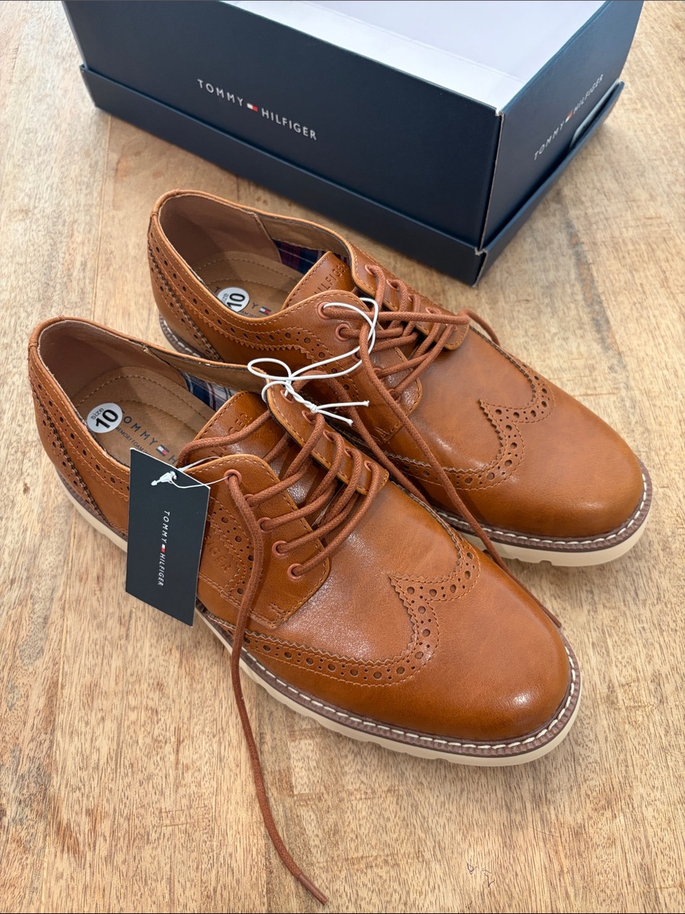 NWT Tommy Hilfiger Trenity Men’s 10.5M/10M Light Brown Wingtip Oxford Shoes $99